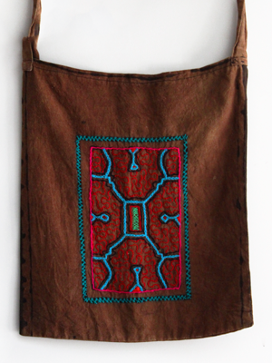 Bolso shipibo centro bordado 30*34 cm