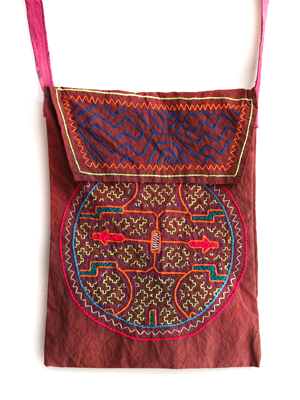 bolso marron bordado a mano shipibo 23*31 cm