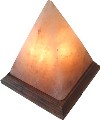 Salzlampe in Pyramidenform
